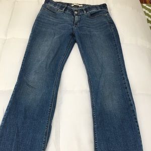 Women’s Levis jeans